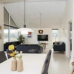 Luxury Retreat With Pool - By Traum